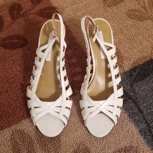 Bandolino white heeled sandals